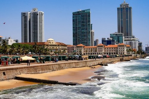 Galle Face Beach - 1km